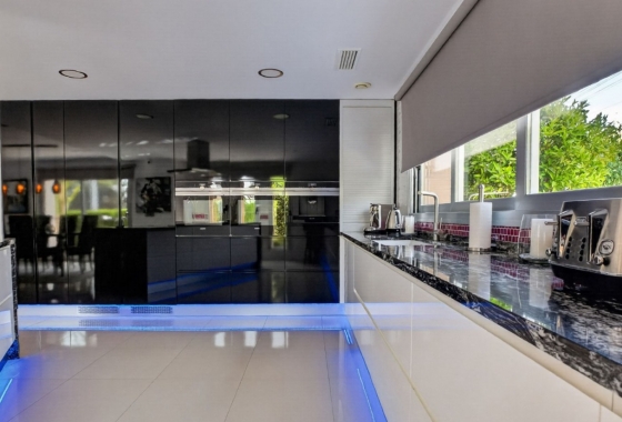 Resale - Villa - Pinar de Campoverde