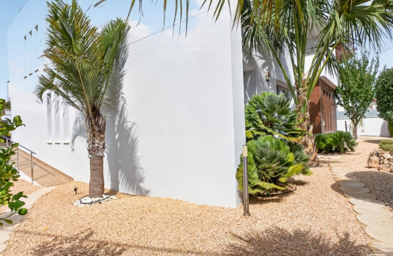Resale - Villa - Pinar de Campoverde