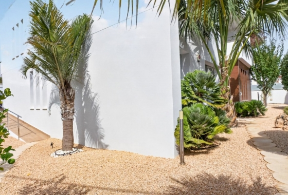 Resale - Villa - Pinar de Campoverde