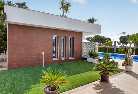 Resale - Villa - Pinar de Campoverde