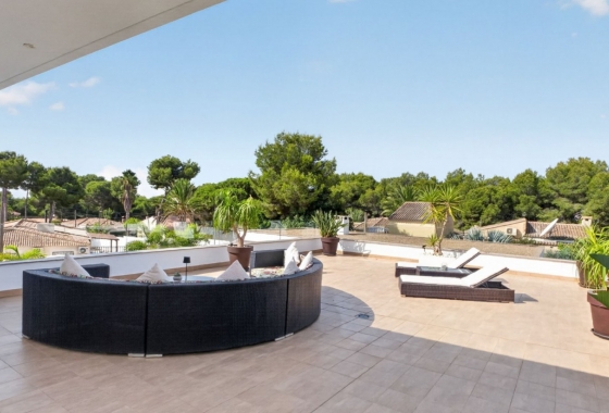 Resale - Villa - Pinar de Campoverde