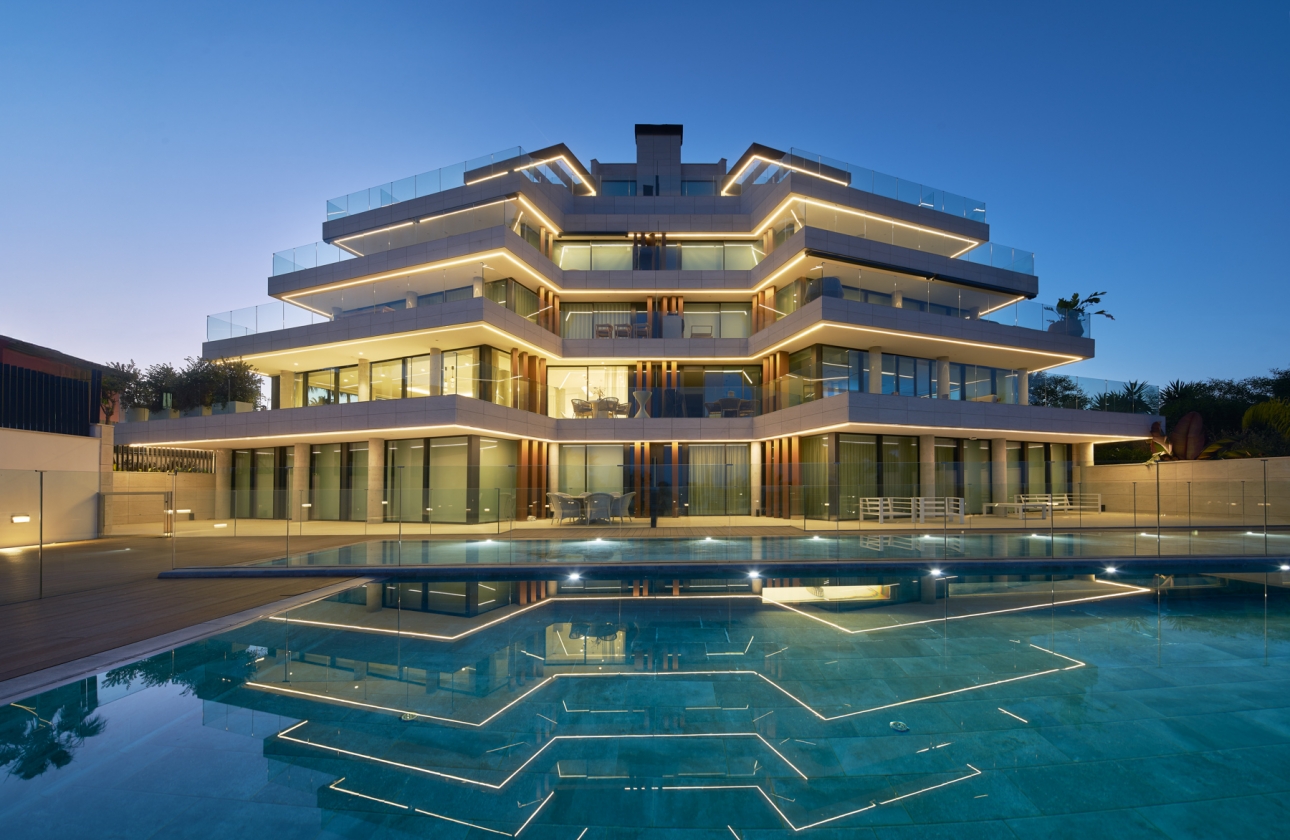 Obra nueva - Apartamento / piso - Estepona