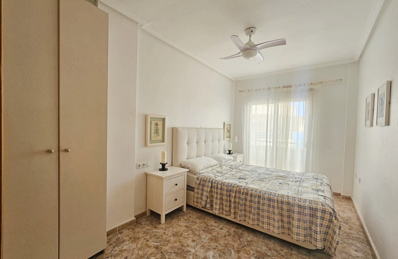 Resale - Apartment / flat - Orihuela Costa - Aguamarina
