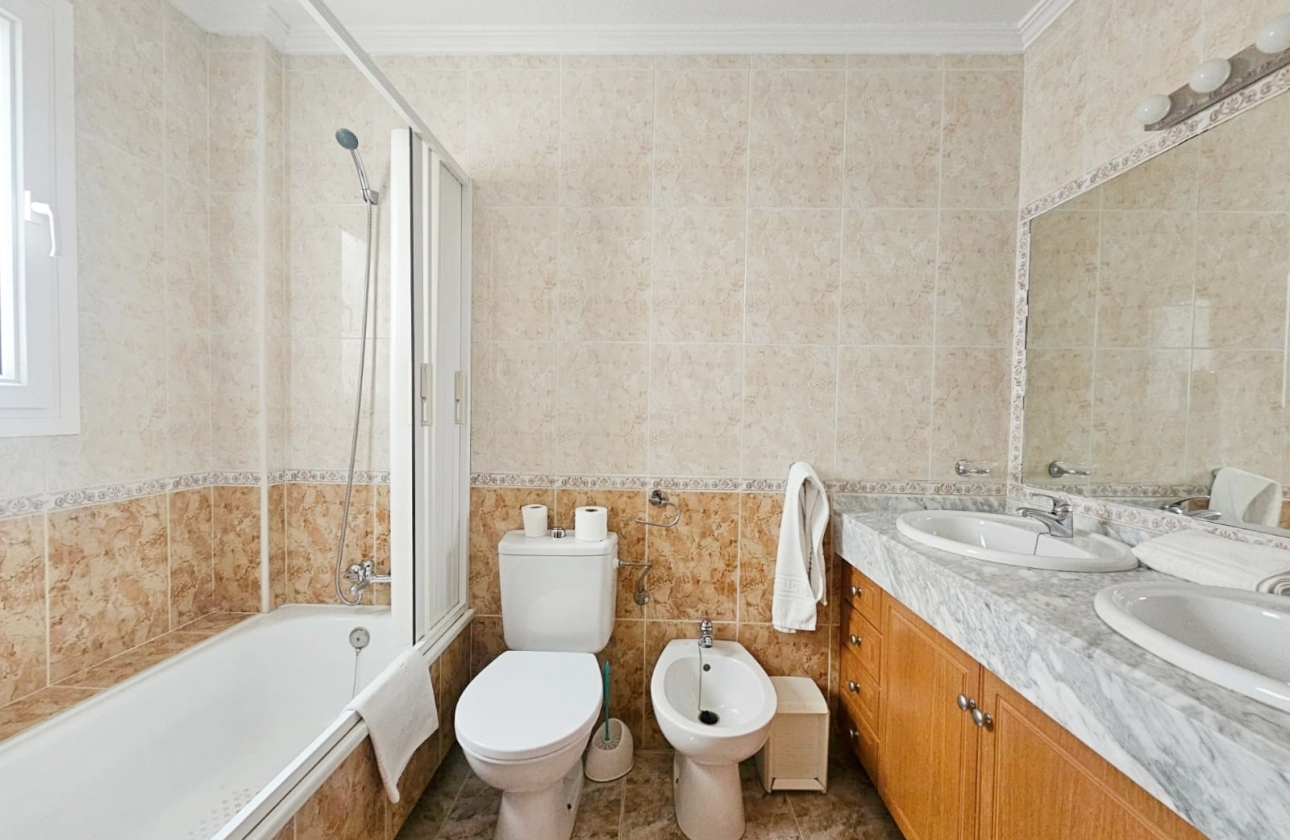 Resale - Apartment / flat - Orihuela Costa - Aguamarina