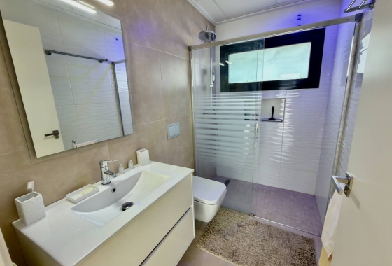 Resale - Villa - Benijofar