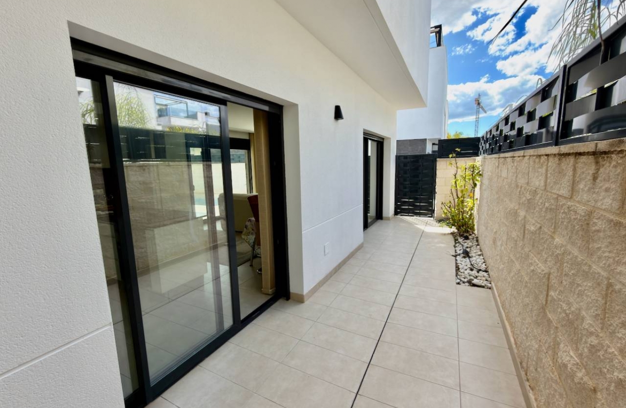 Resale - Villa - Benijofar