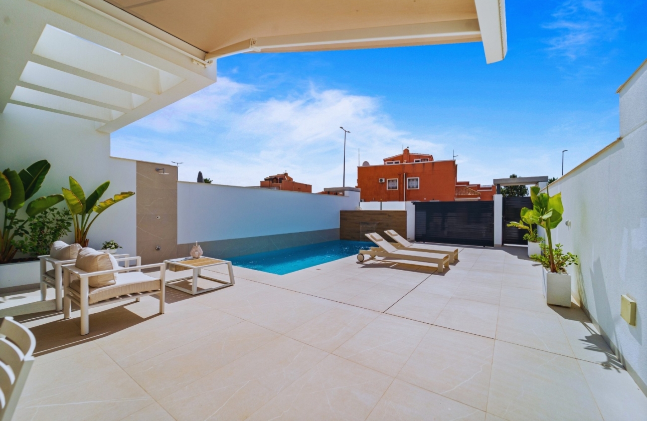 Reventa - Villa - Los Montesinos - La Herrada