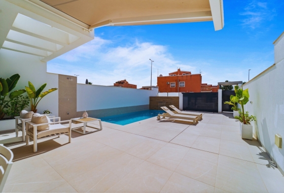 Reventa - Villa - Los Montesinos - La Herrada