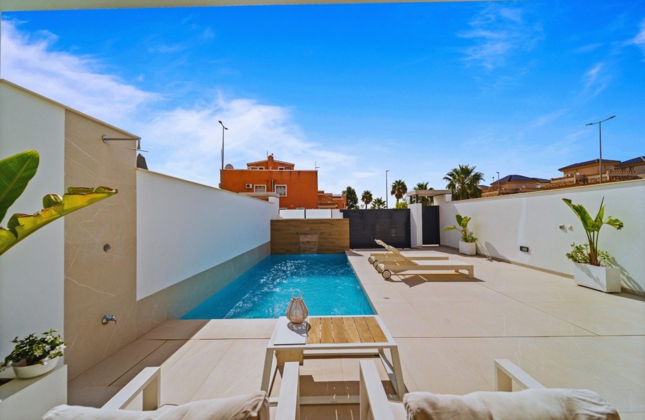 Reventa - Villa - Los Montesinos - La Herrada