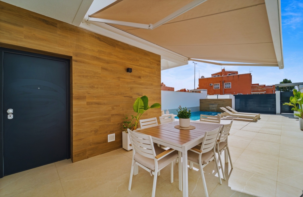Reventa - Villa - Los Montesinos - La Herrada