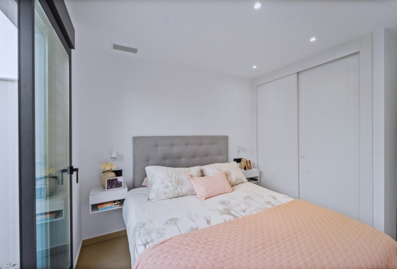 Reventa - Villa - Los Montesinos - La Herrada