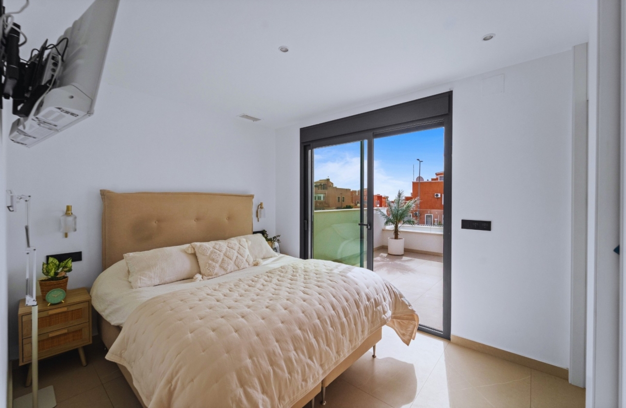 Reventa - Villa - Los Montesinos - La Herrada