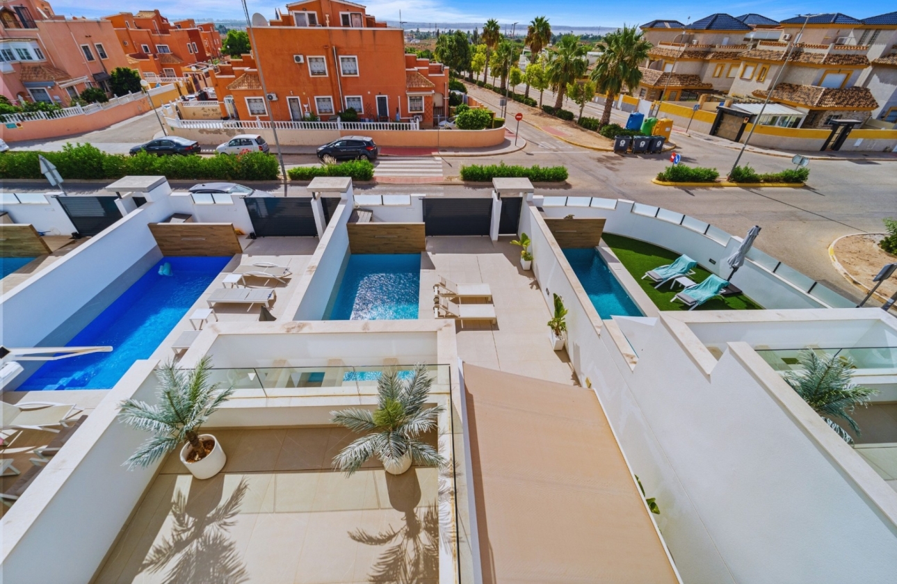 Reventa - Villa - Los Montesinos - La Herrada