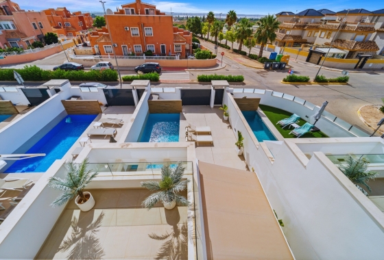 Reventa - Villa - Los Montesinos - La Herrada