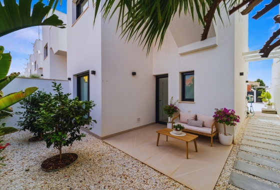 Reventa - Villa - Los Montesinos - La Herrada