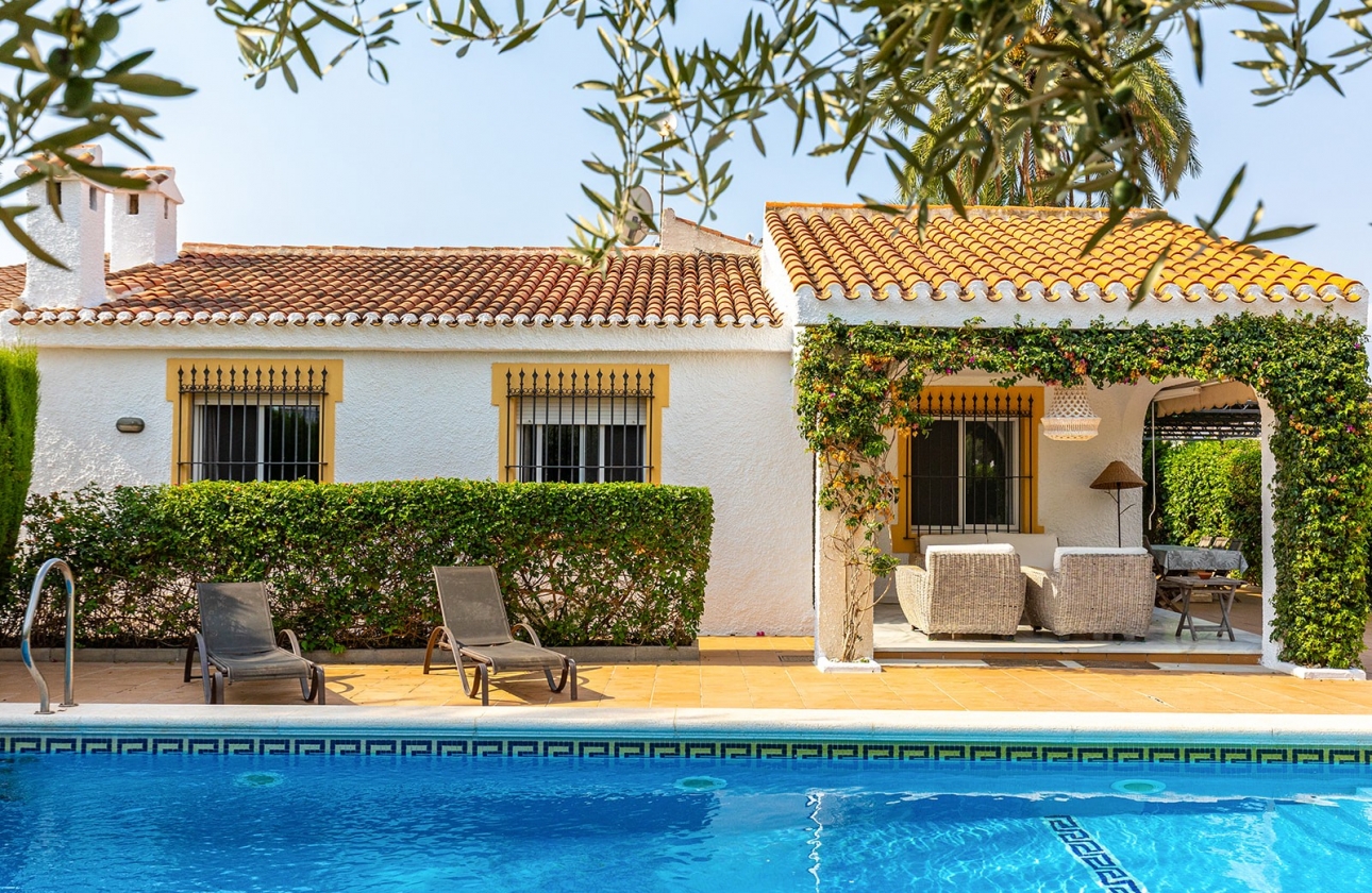 Resale - Villa - Torrevieja - Playa Los Locos