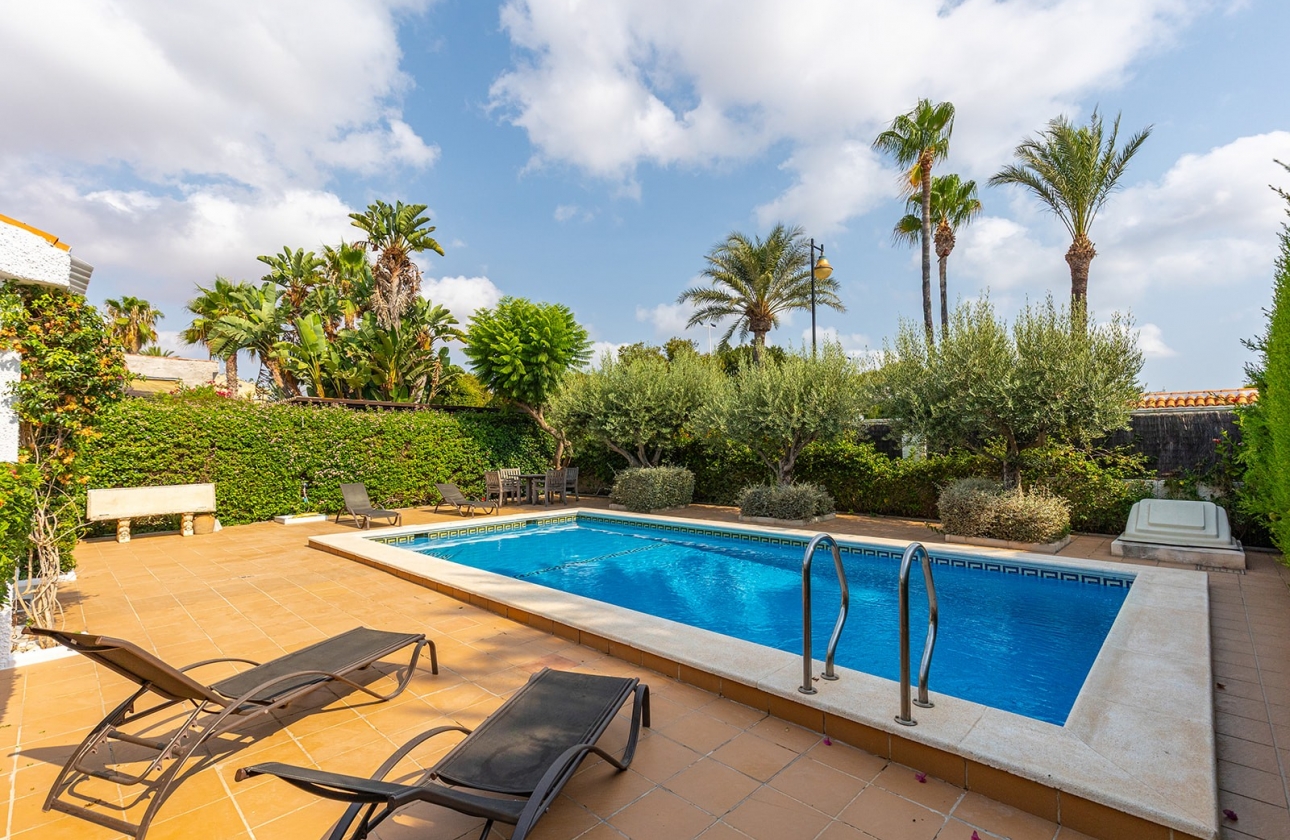 Resale - Villa - Torrevieja - Playa Los Locos