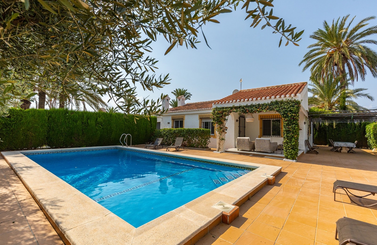 Resale - Villa - Torrevieja - Playa Los Locos