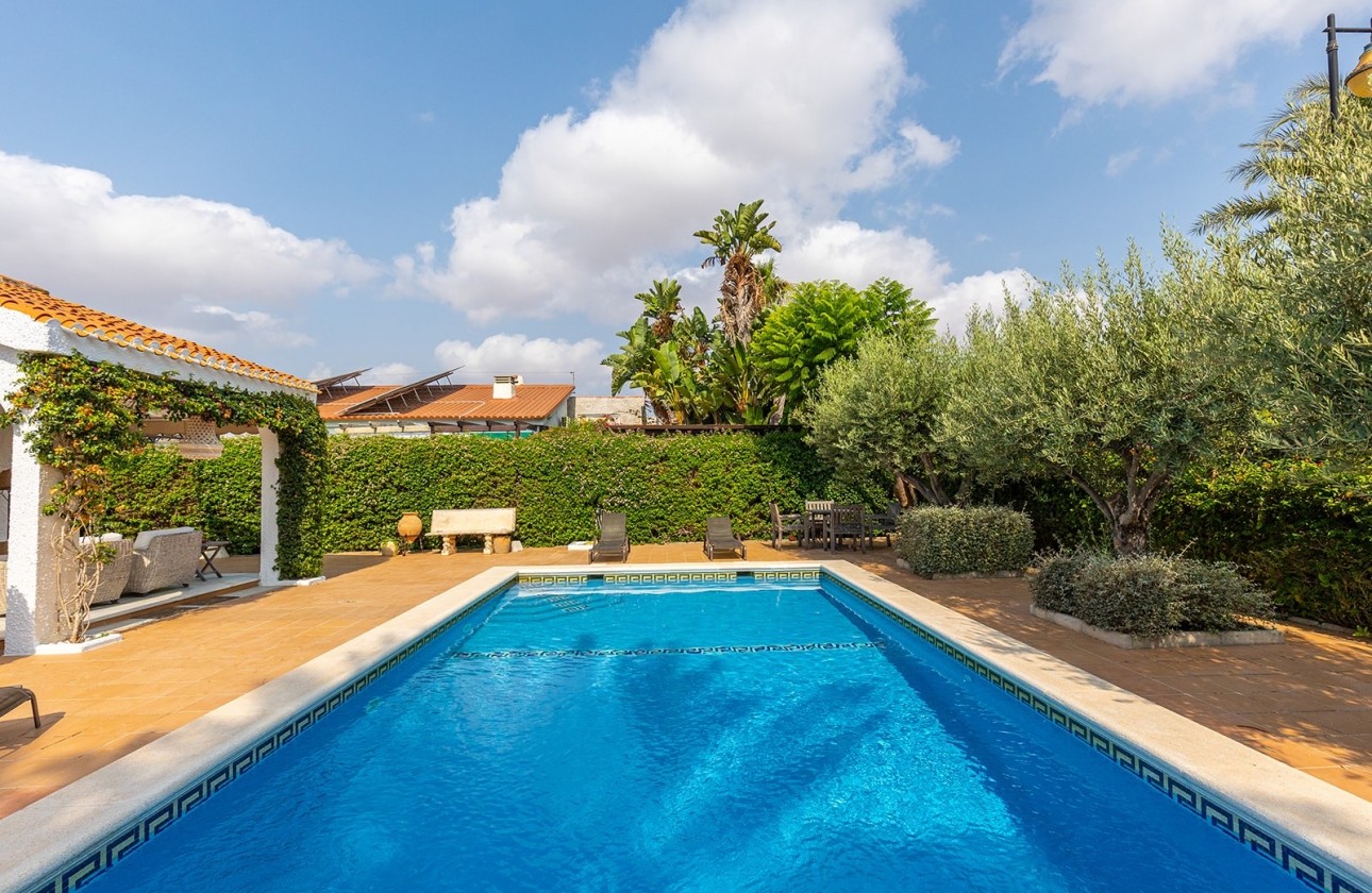 Resale - Villa - Torrevieja - Playa Los Locos