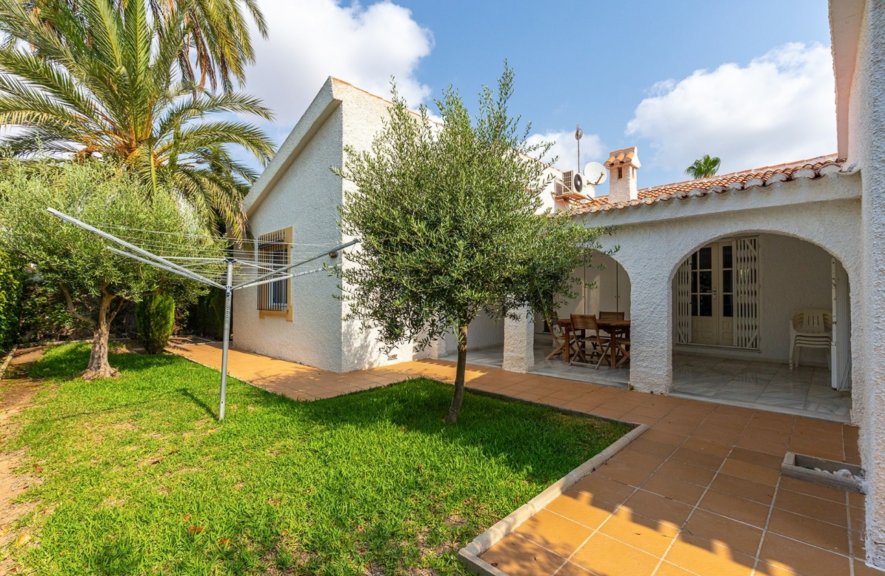 Resale - Villa - Torrevieja - Playa Los Locos