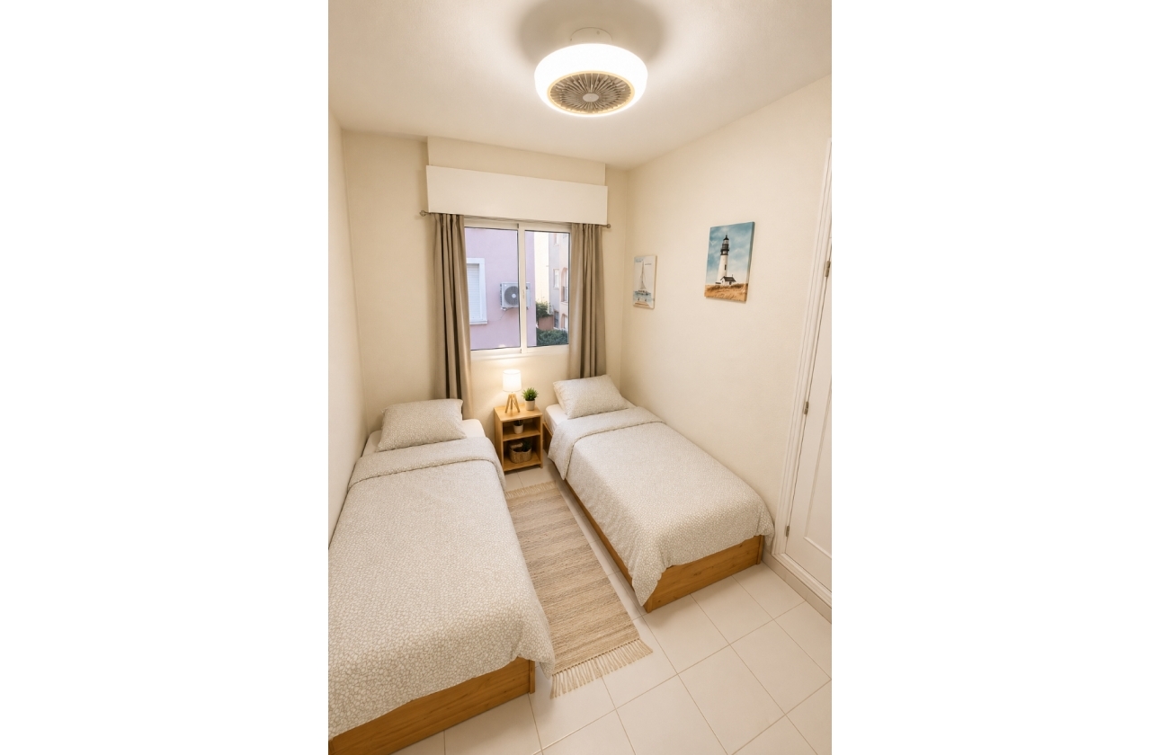 Resale - Apartment / flat - Torrevieja - Playa Los Naufragos
