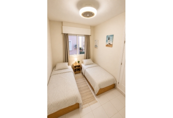 Resale - Apartment / flat - Torrevieja - Playa Los Naufragos