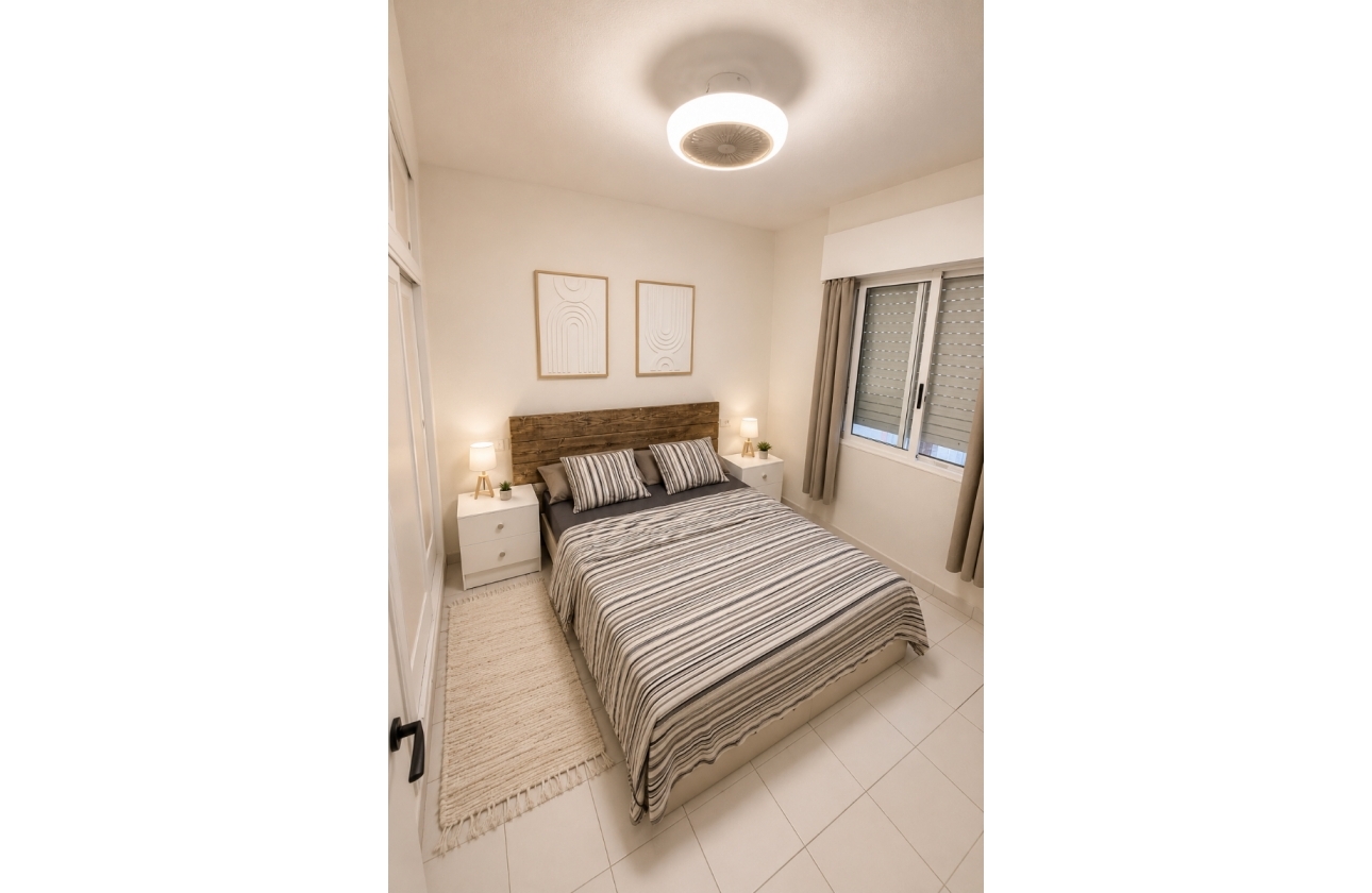 Resale - Apartment / flat - Torrevieja - Playa Los Naufragos