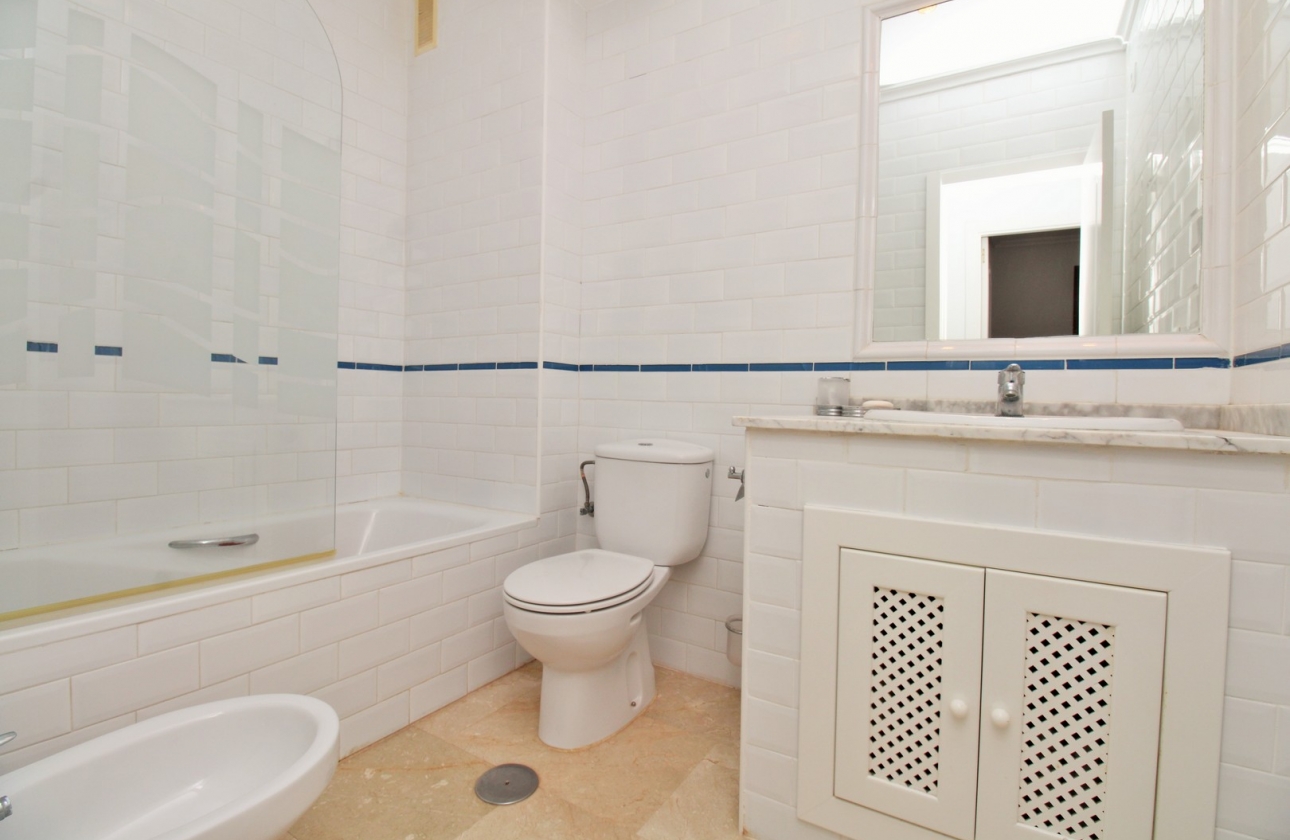 Resale - Apartment / flat - Villamartin - Pau 8