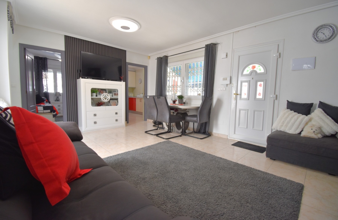 Resale - Villa - Orihuela Costa - Playa Flamenca