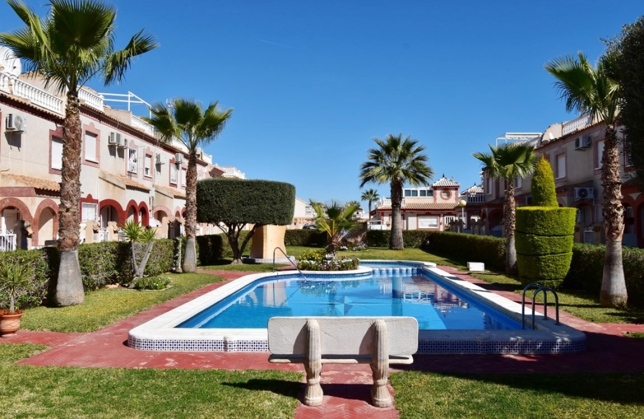 Resale - Villa - Orihuela Costa - Playa Flamenca
