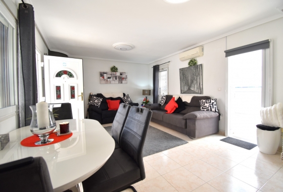 Resale - Villa - Orihuela Costa - Playa Flamenca