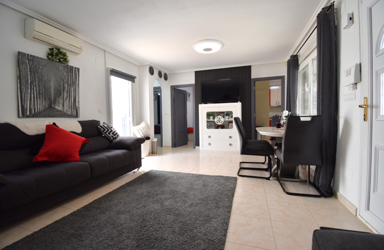 Resale - Villa - Orihuela Costa - Playa Flamenca