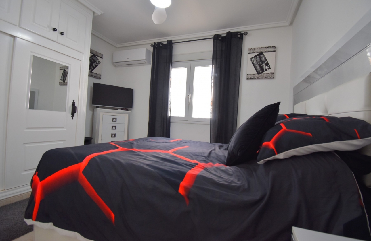 Resale - Villa - Orihuela Costa - Playa Flamenca
