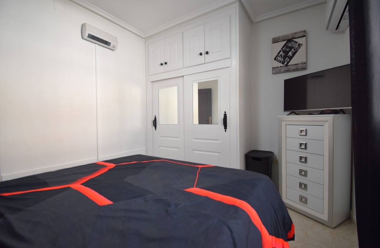 Resale - Villa - Orihuela Costa - Playa Flamenca
