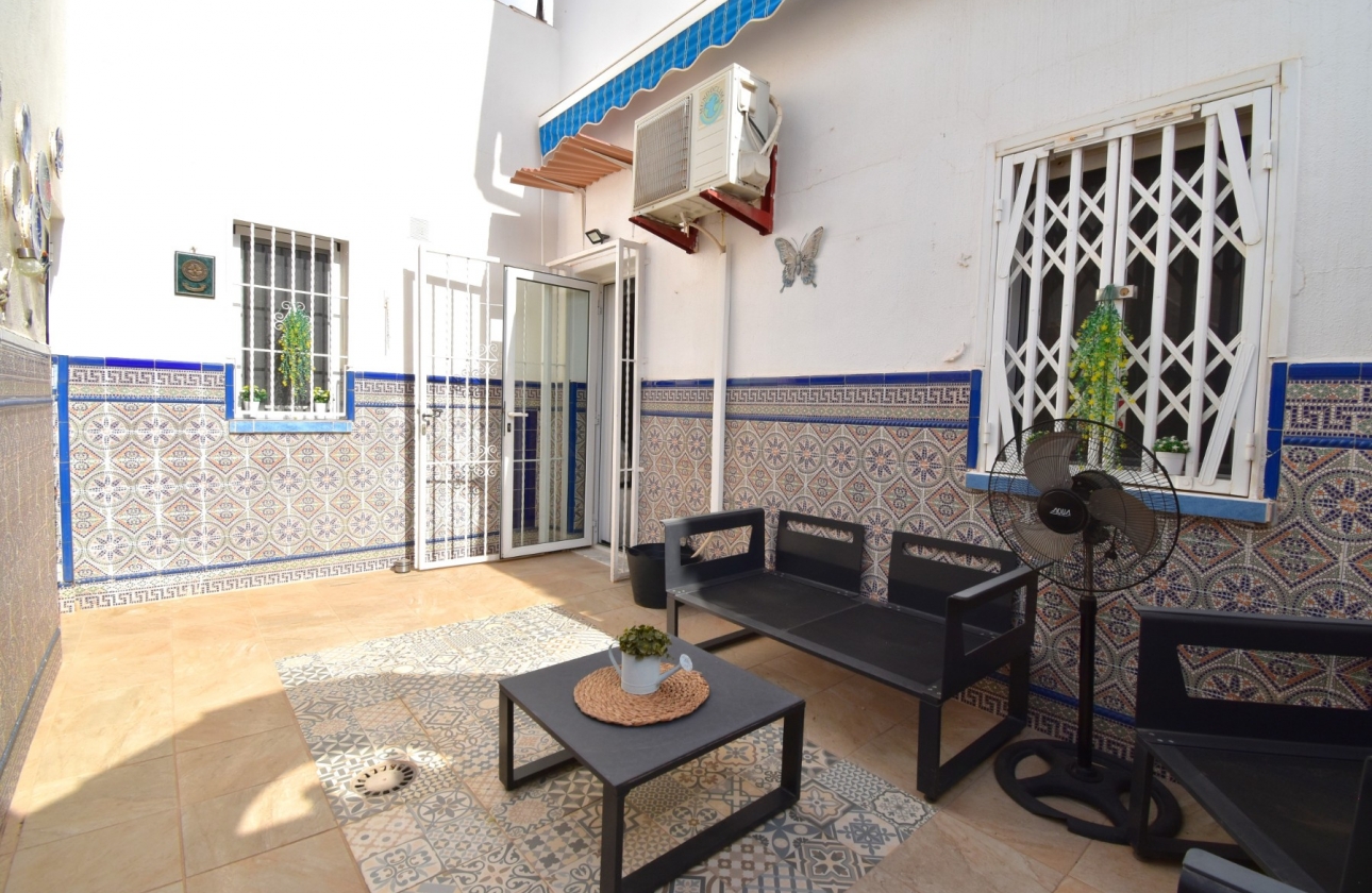 Resale - Villa - Orihuela Costa - Playa Flamenca