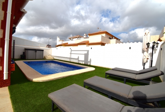 Resale - Villa - Orihuela Costa - Playa Flamenca