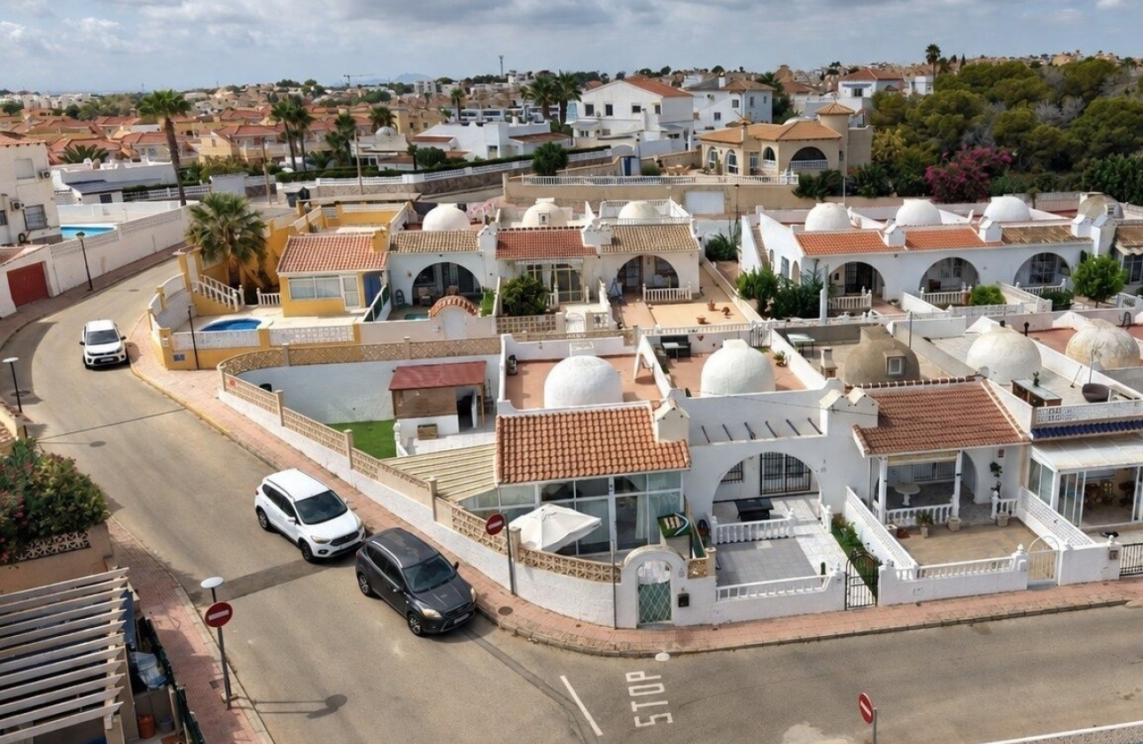 Resale - House - Orihuela Costa - Villamartín