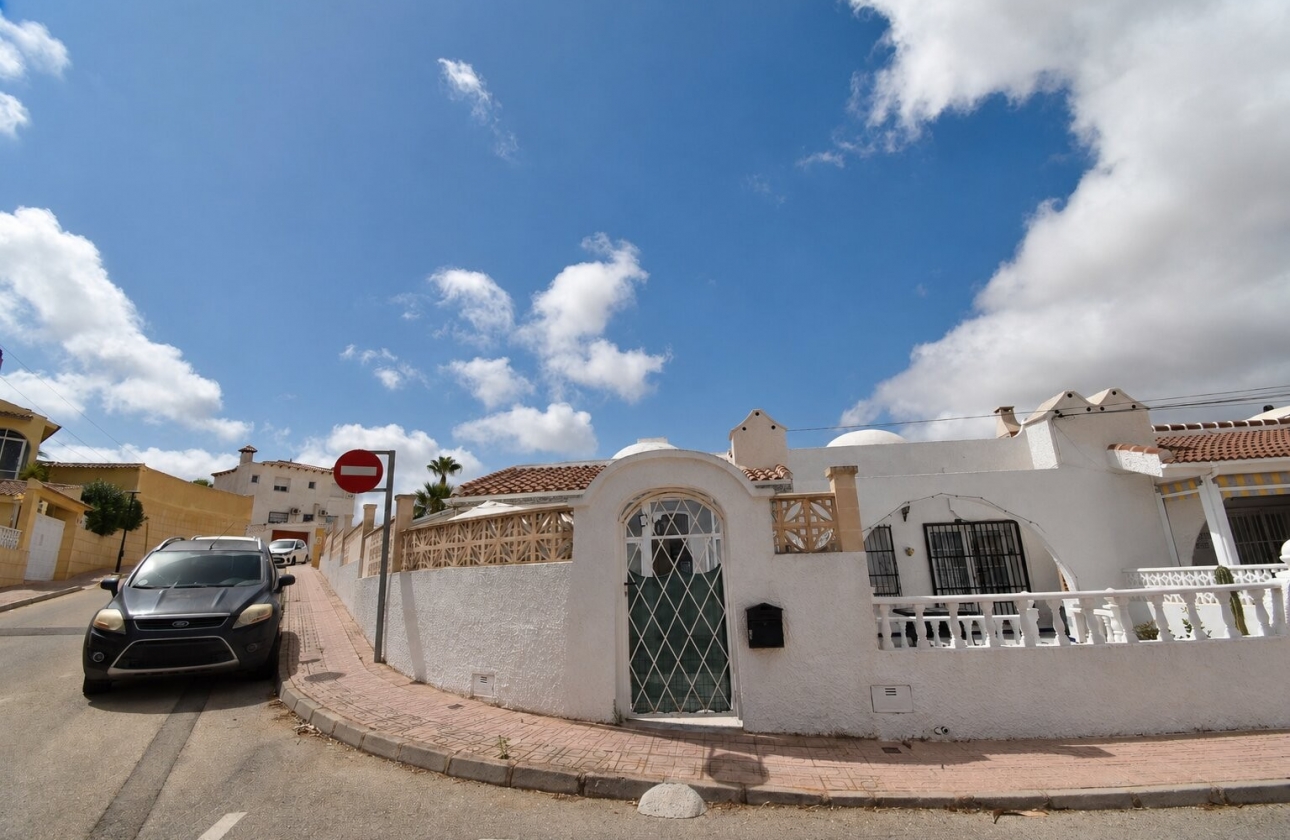 Resale - House - Orihuela Costa - Villamartín