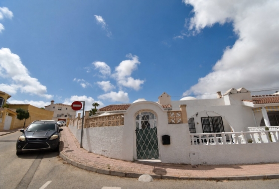 Resale - House - Orihuela Costa - Villamartín