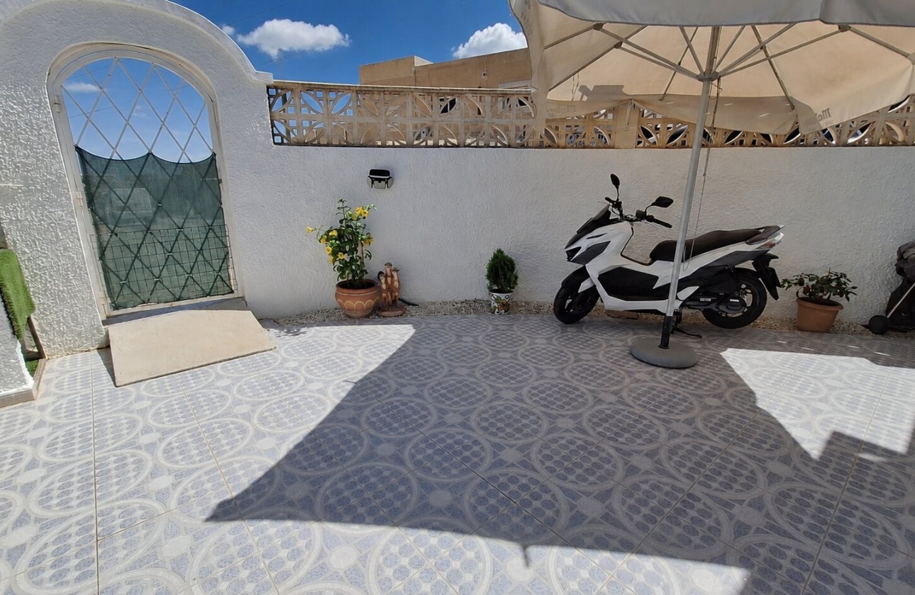 Resale - House - Orihuela Costa - Villamartín
