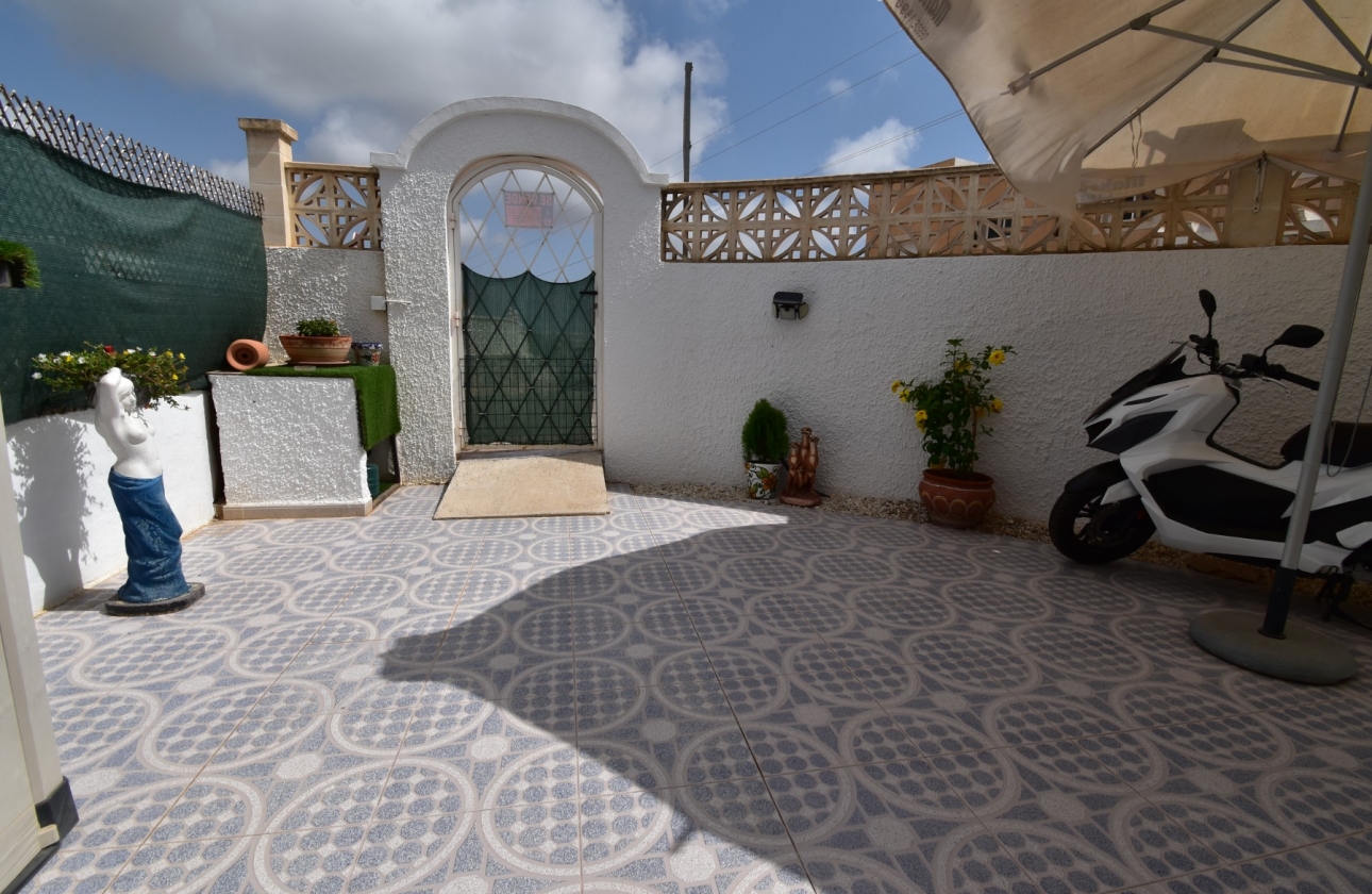 Resale - House - Orihuela Costa - Villamartín