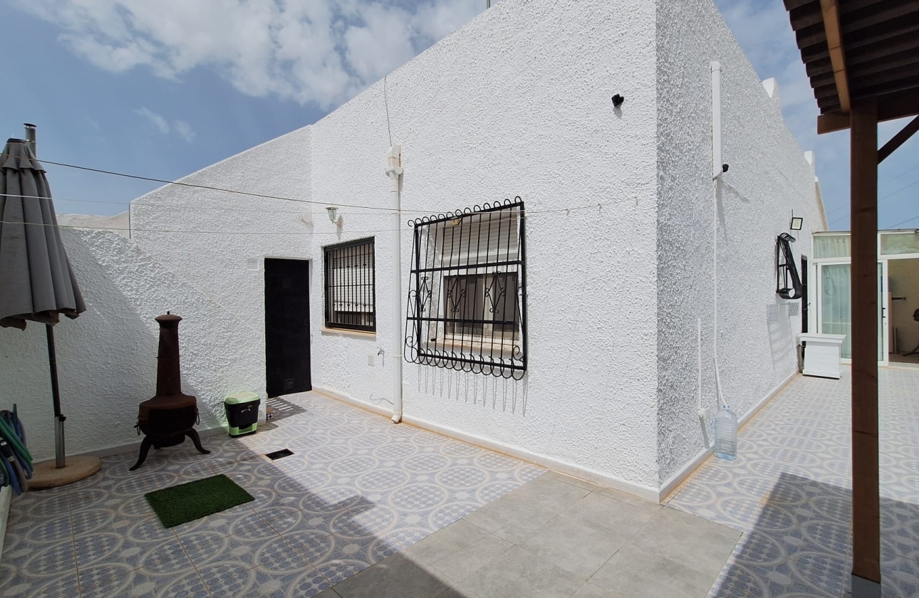 Resale - House - Orihuela Costa - Villamartín