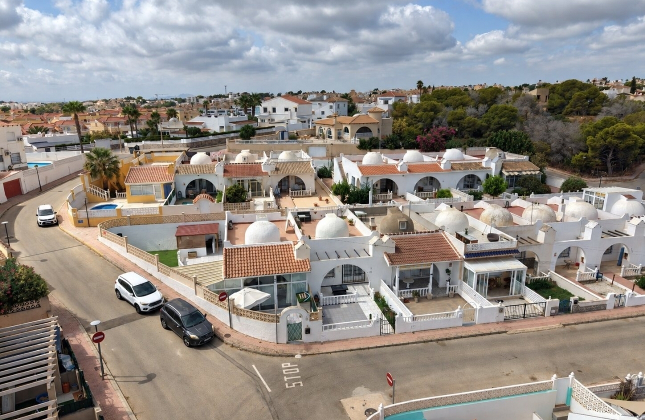 Resale - House - Orihuela Costa - Villamartín