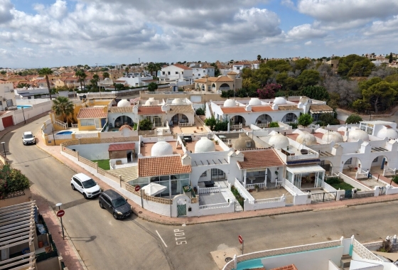 Resale - House - Orihuela Costa - Villamartín