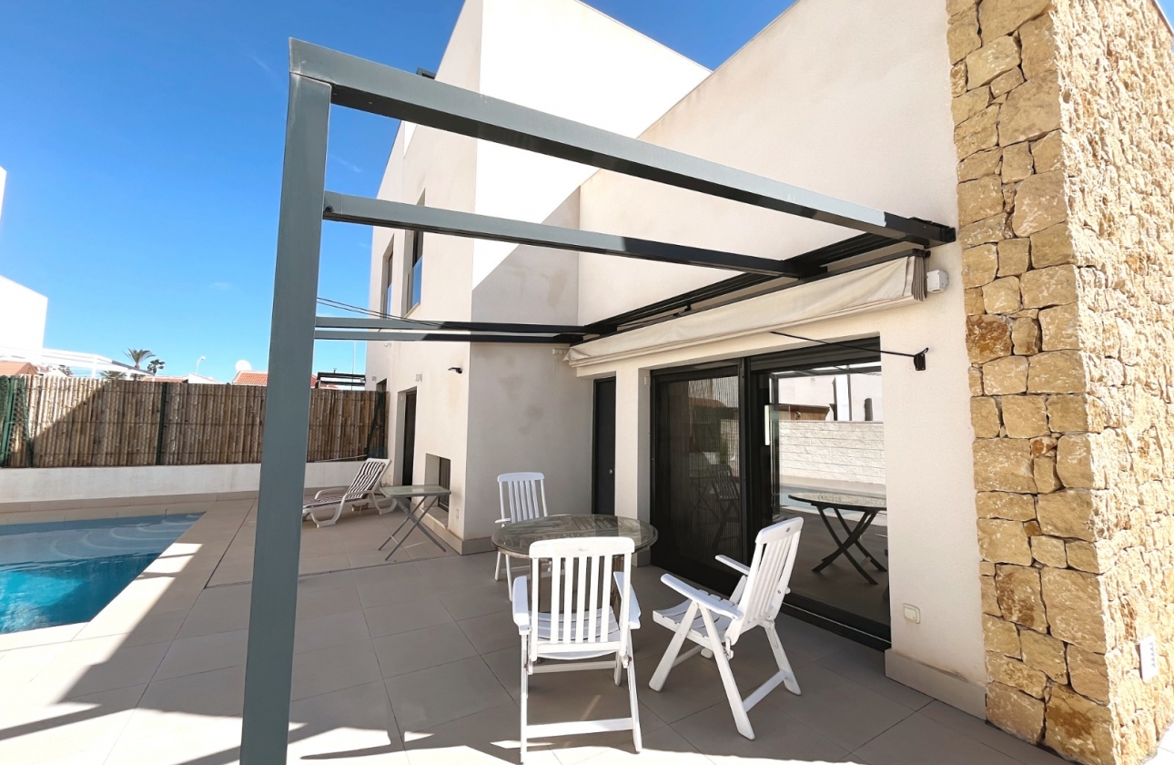 Resale - Villa - Ciudad Quesada - Pueblo Bravo