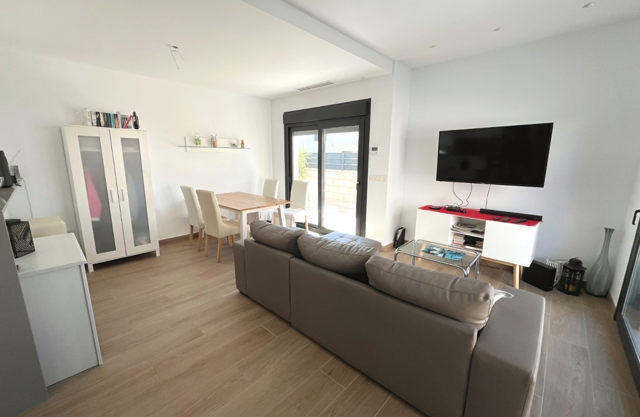 Resale - Villa - Ciudad Quesada - Pueblo Bravo
