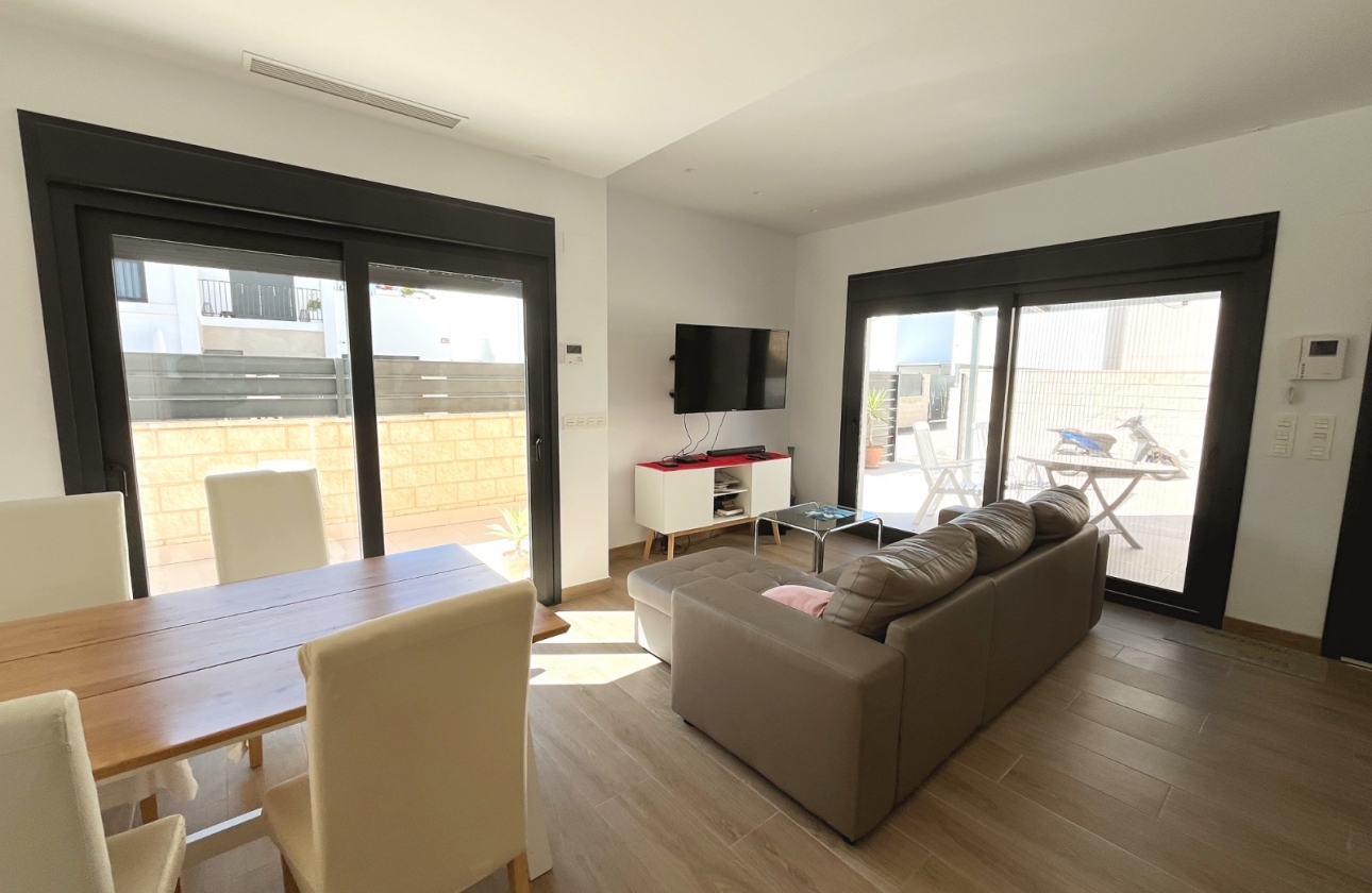 Resale - Villa - Ciudad Quesada - Pueblo Bravo