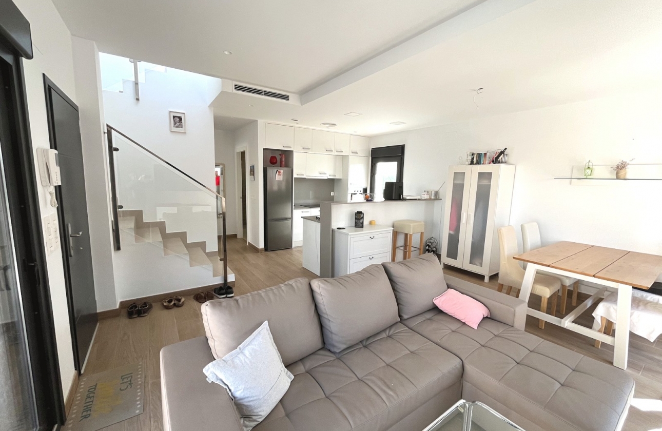 Resale - Villa - Ciudad Quesada - Pueblo Bravo