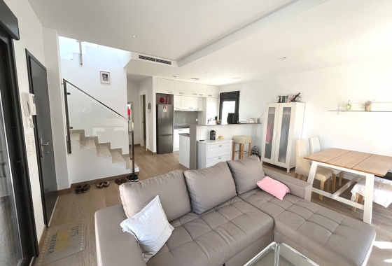 Resale - Villa - Ciudad Quesada - Pueblo Bravo