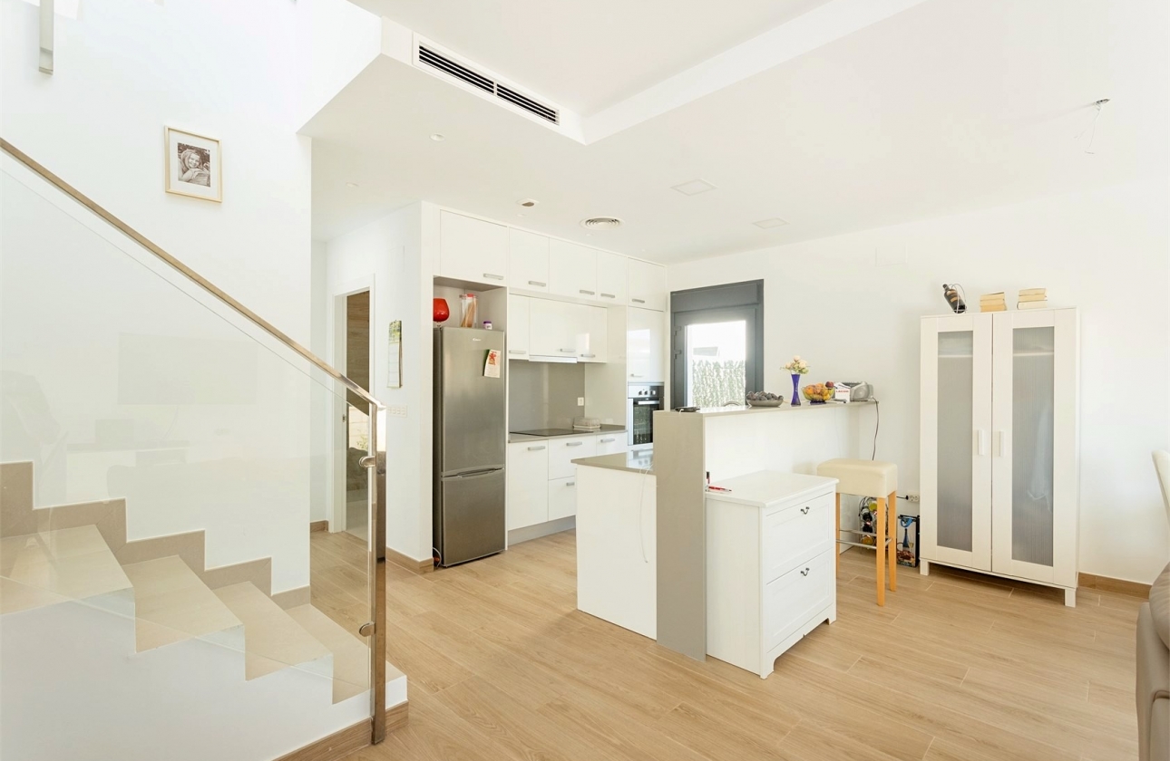 Resale - Villa - Ciudad Quesada - Pueblo Bravo